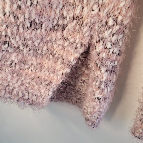 SO Pink & White Fuzzy Eyelash V-Neck Sweater Size Medium - Picture 4 of 11